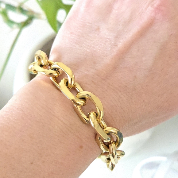 18K Gold Plated Chunky Curb Chain Link Bracelet - Picture 7 of 7